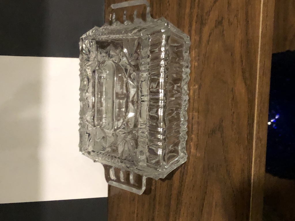 Crystal butter dish with lid