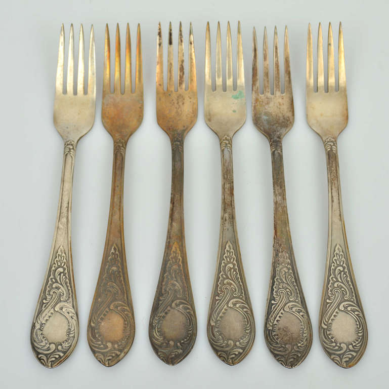 Silver forks (6 pcs)