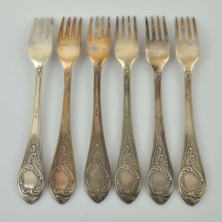 Silver forks (6 pcs)