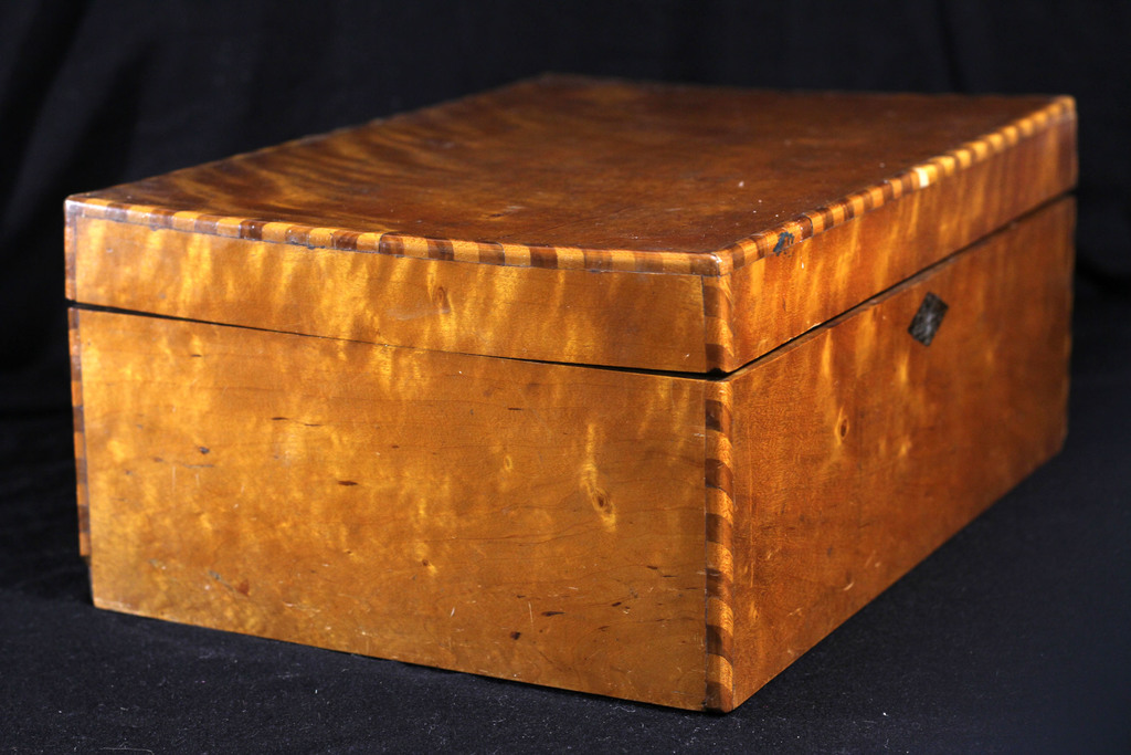 Precious wood chest