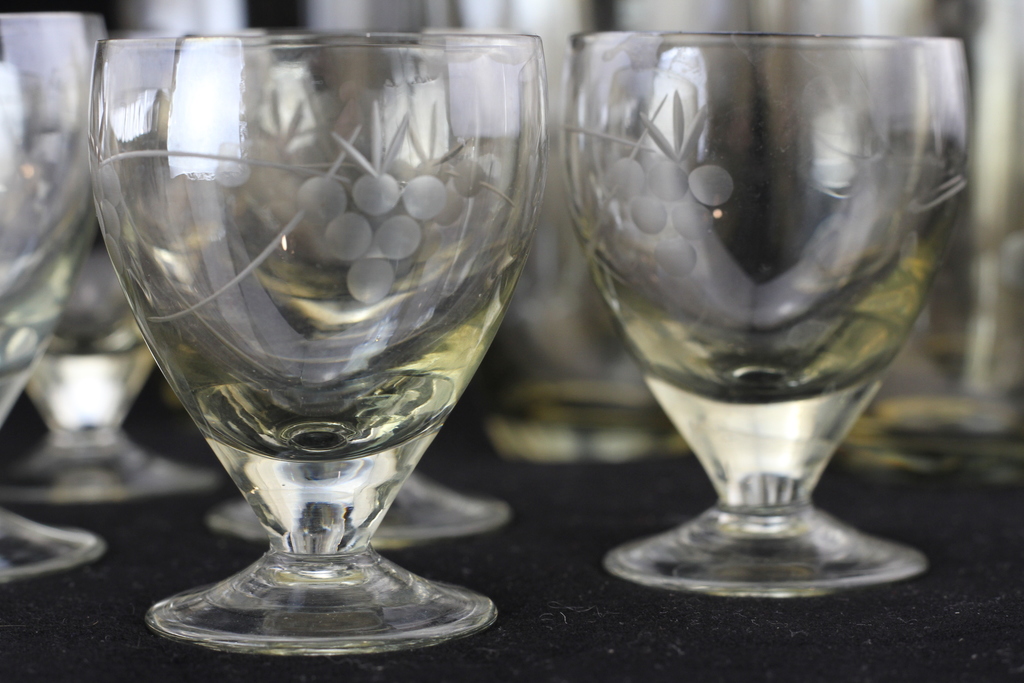 Pearlescent glasses for juice and liqueur