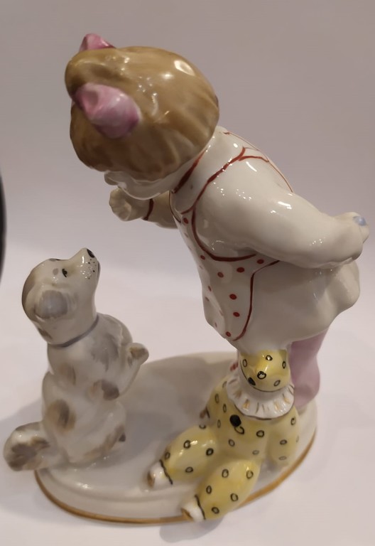 Porcelāna figūriņa ''Meitene ar suni''