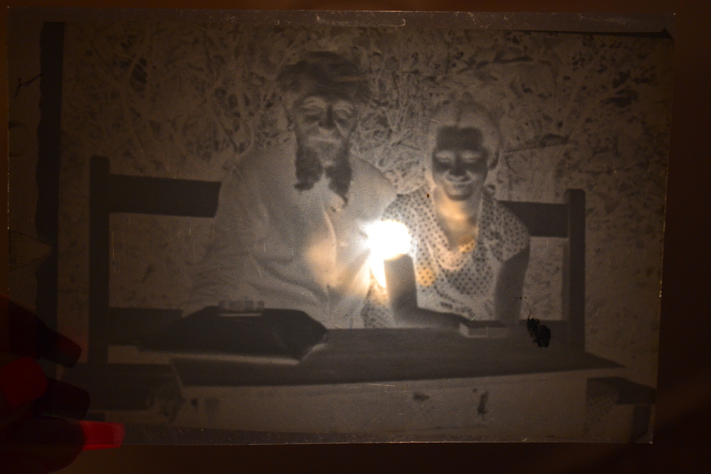 Известный ясновидящий Эйзен Финкс с внучкой Ларисой - фото негатив