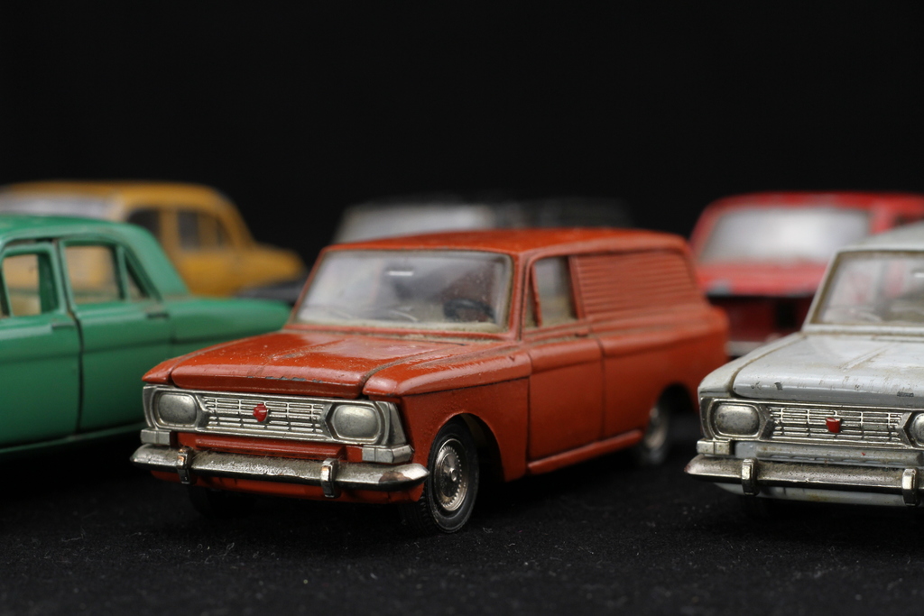 8 Soviet car models in metal