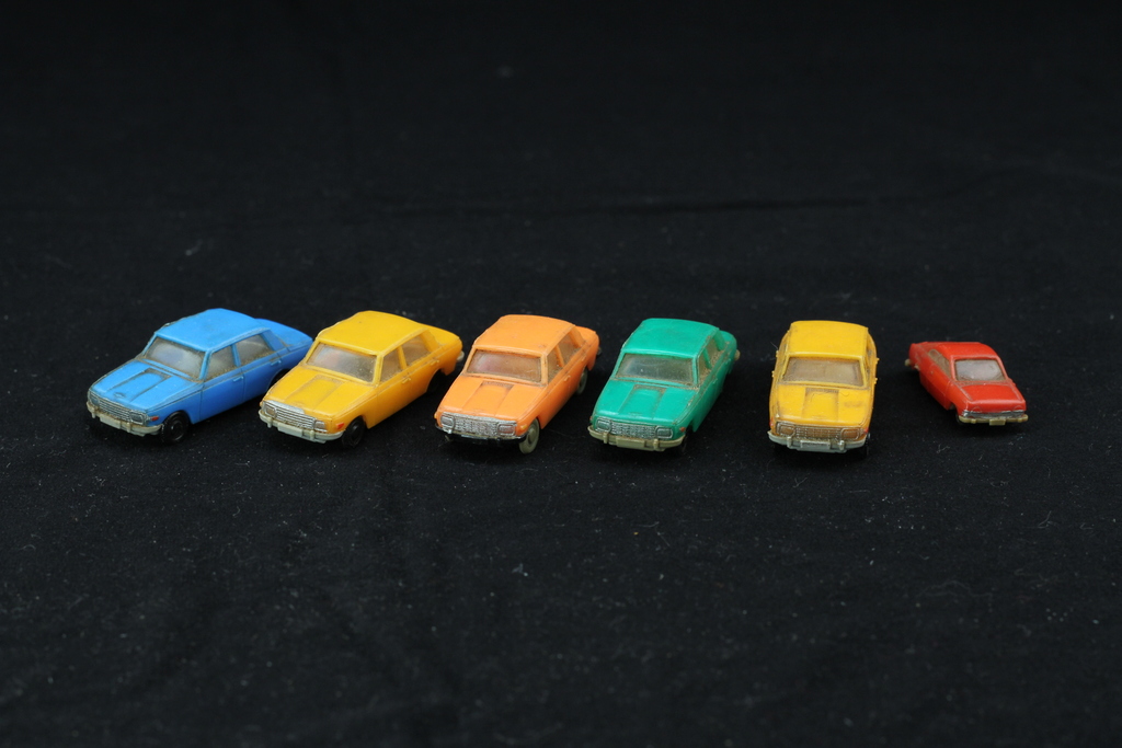 Seši mini auto modelīši