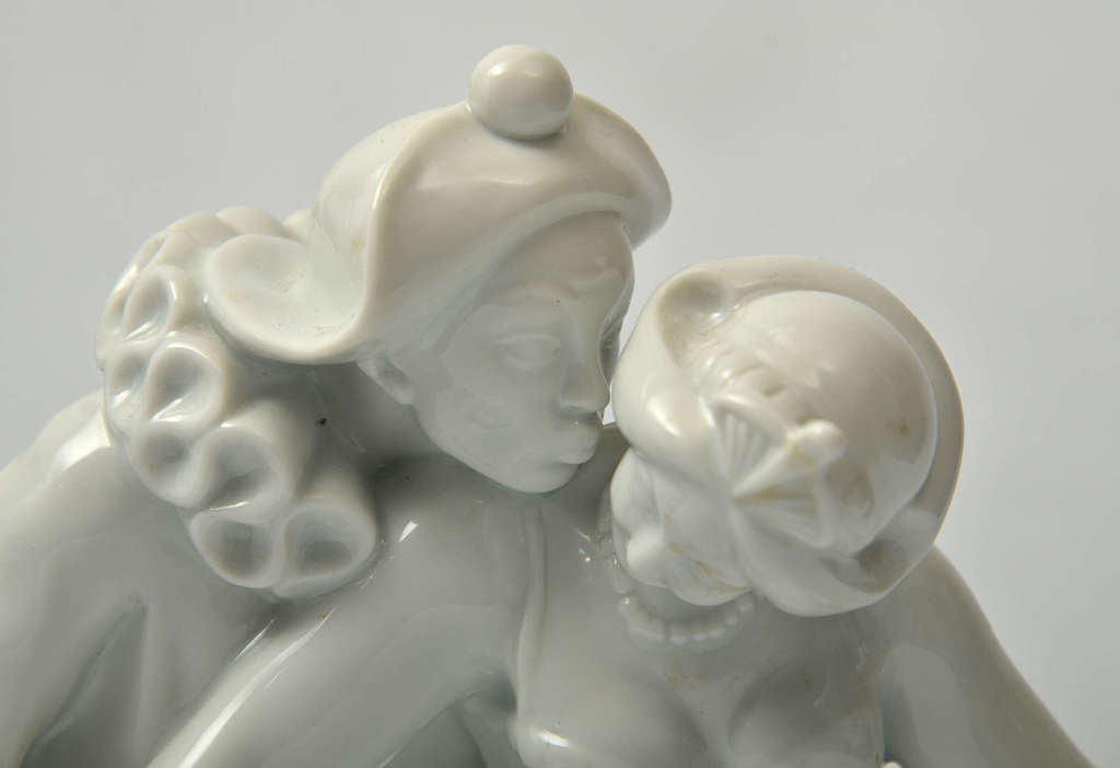 Porcelāna figūra ''Arlekīns ar dāmu''