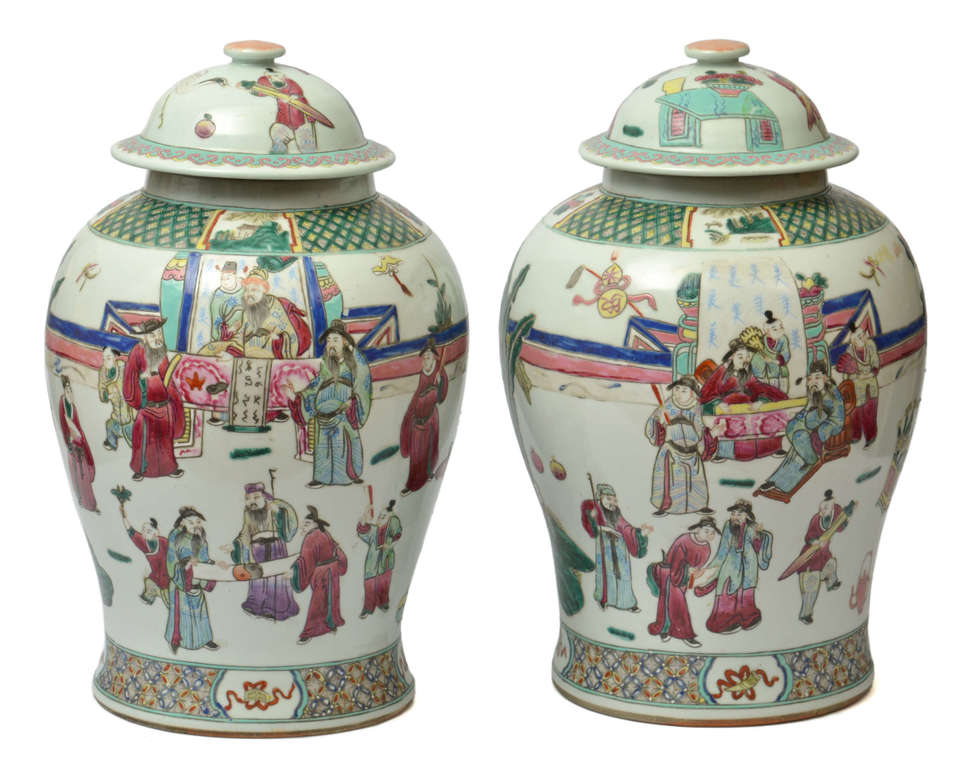 Chinese porcelain vases, urns (2 pcs)