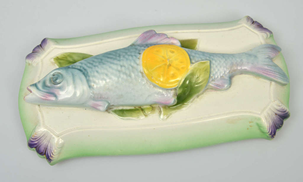 Porcelāna terīne ''Zivs'' ar vāku