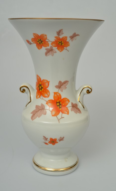 Kuznetsov Painted porcelain vase