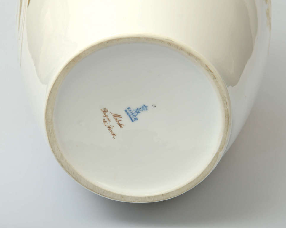 German Keiser porcelain vase
