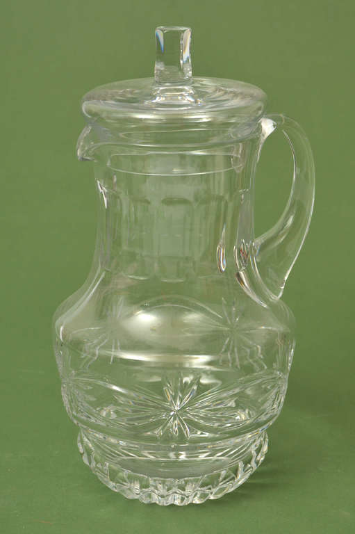 Glass jug with lid