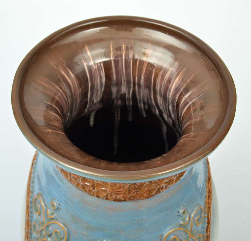 Apgleznota keramikas vāze