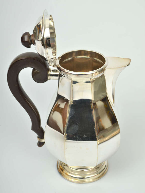 Серебряный кофейно-чайный сервиз в стиле ар-деко