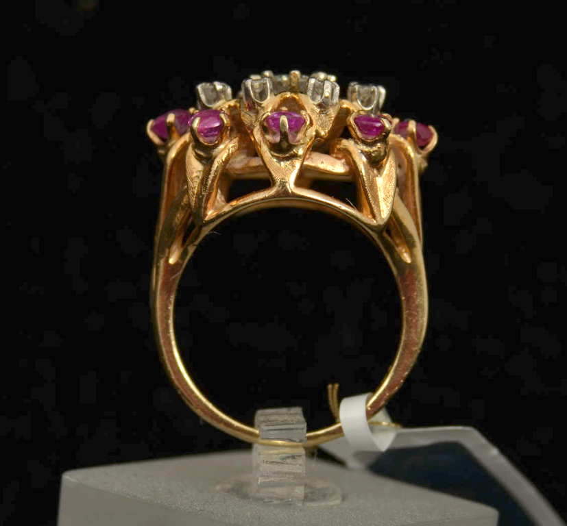 Ring with diamonds and rubies