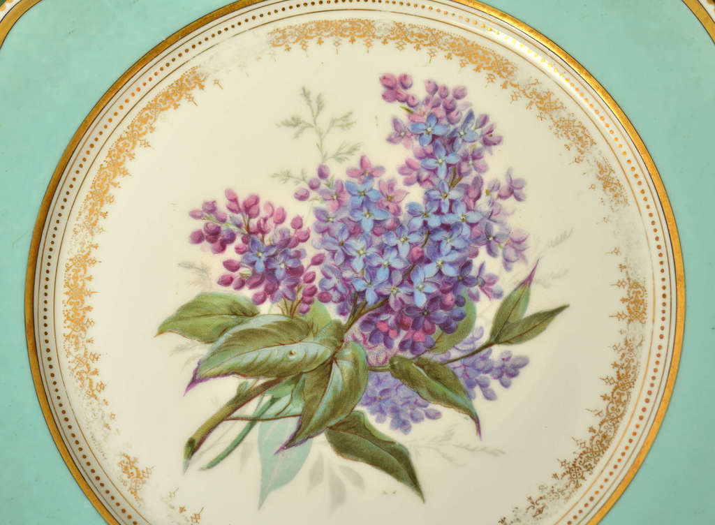 Painted porcelain plates (2 pcs.)