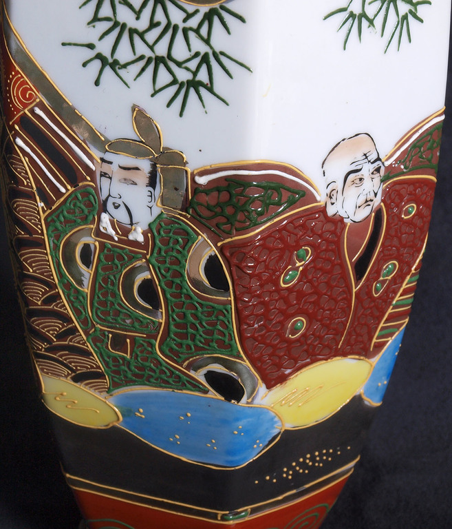 Фарфоровая ваза ''Япония''