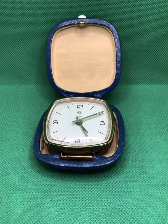 Road mechanical watch - an alarm clock. Leather case in excellent condition.