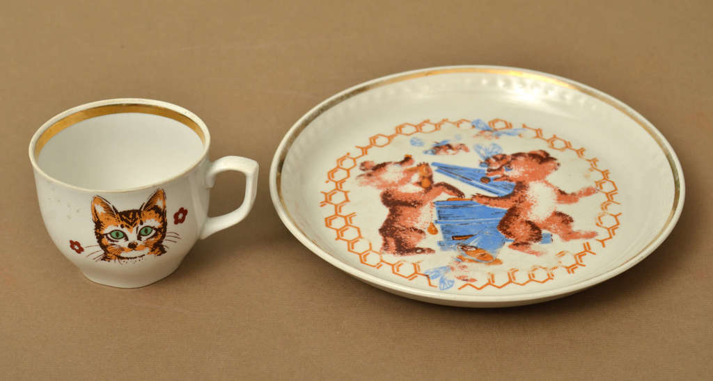 Porcelain cup with saucer for children