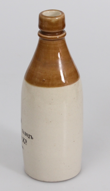 Ceramic base for the bottle