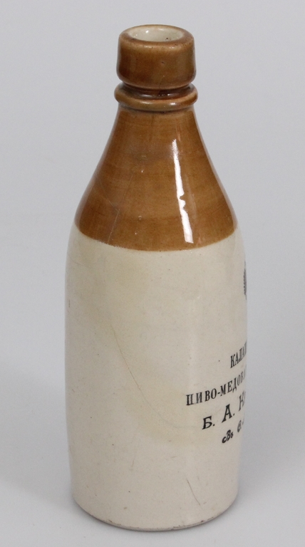 Ceramic base for the bottle