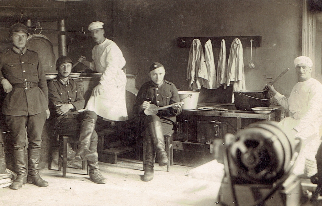 Fotogrāfija ''Latvijas armijas virtuve''