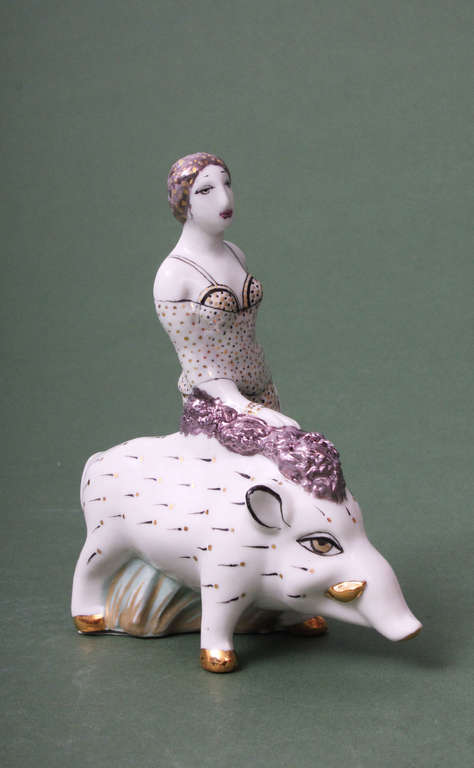 Porcelāna figūriņa ''Dāma ar mežacūku''