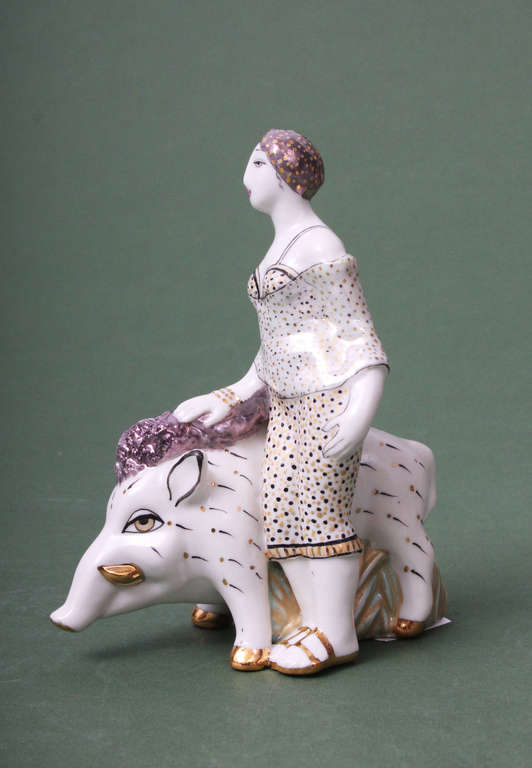 Porcelāna figūriņa ''Dāma ar mežacūku''