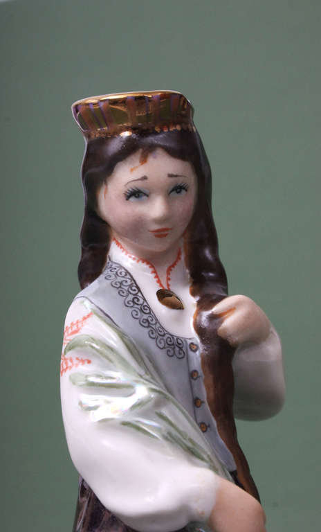 Porcelain figurine ''Girl with flowers''