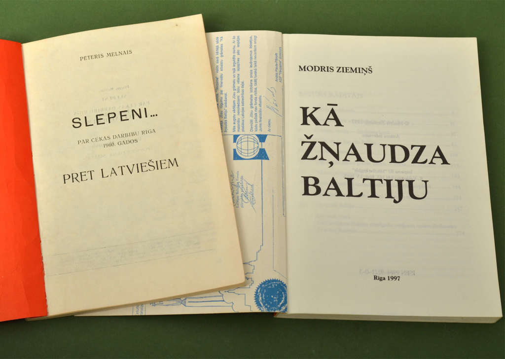 Books (2 pieces)  ''Kā žņaudza Baltiju'' and ''Slepeni..''