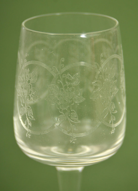 Stikla glāzes uz kājiņas (5 gab)