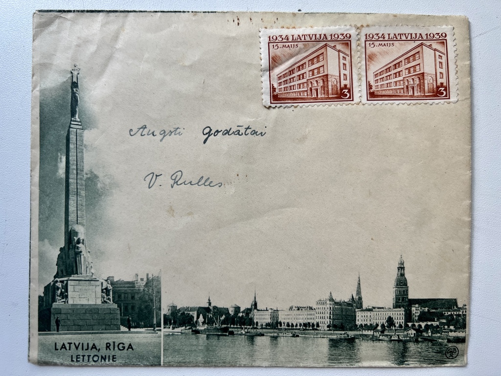 Aploksne Rīga, Latvija 1939 Izmērs 12,5x15,5 cm.Frankēta ar divām nelietotām pastmarkām pa 3 santīmiem katra (5 Satversmes gadi).