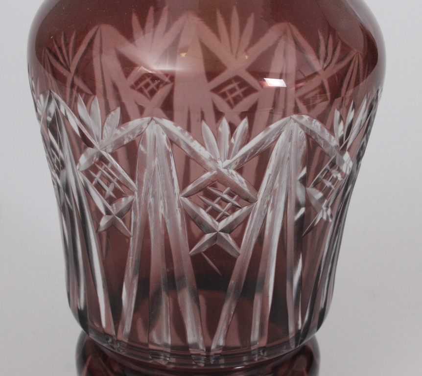 Two-tone crystal decanter with cork