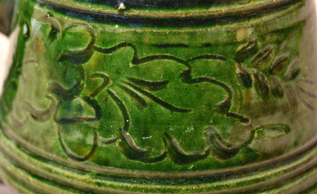Керамическая чашка с дубовыми листьями