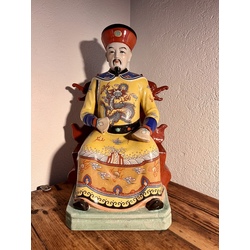 Keramikas figūra .Ķīnas imperators