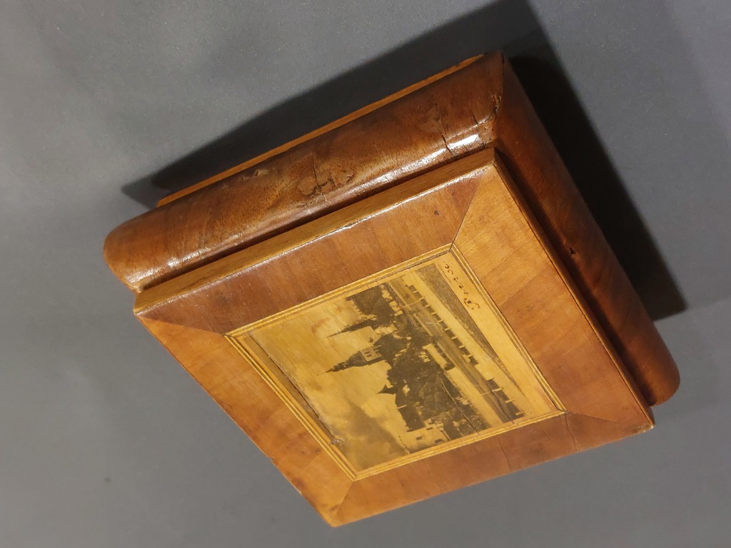 Wooden box Riga