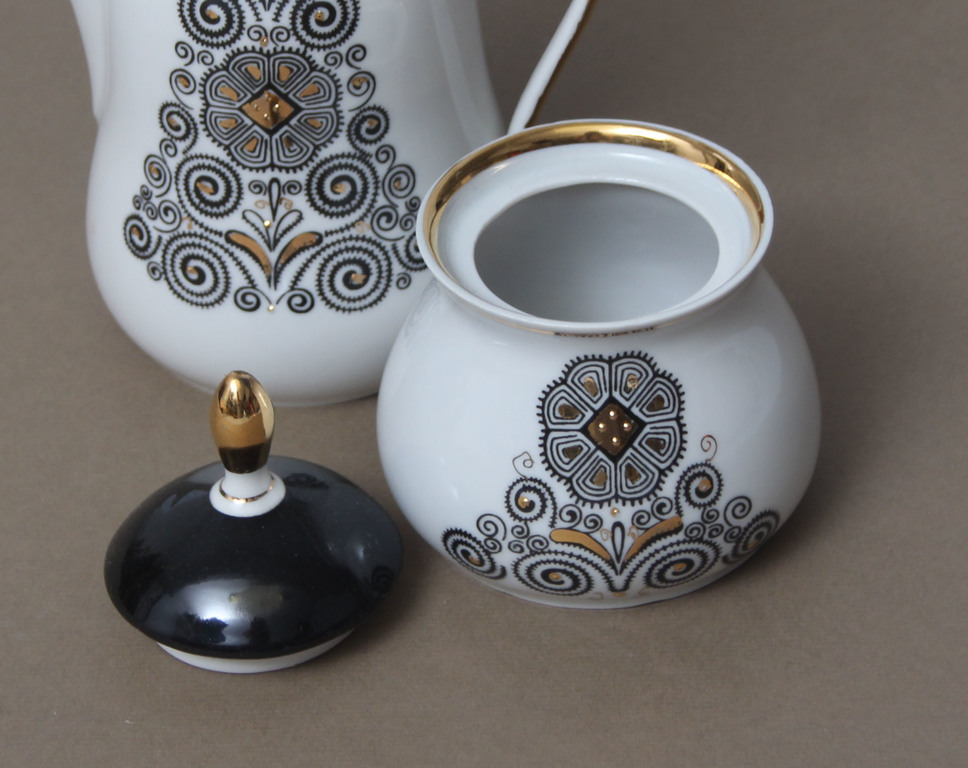 Porcelain set details - jug, sugar bowl, 3 cups