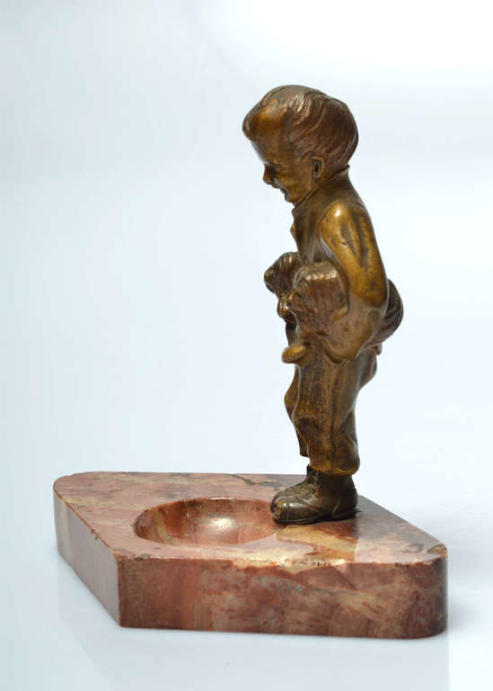 Bronze figure-tray 