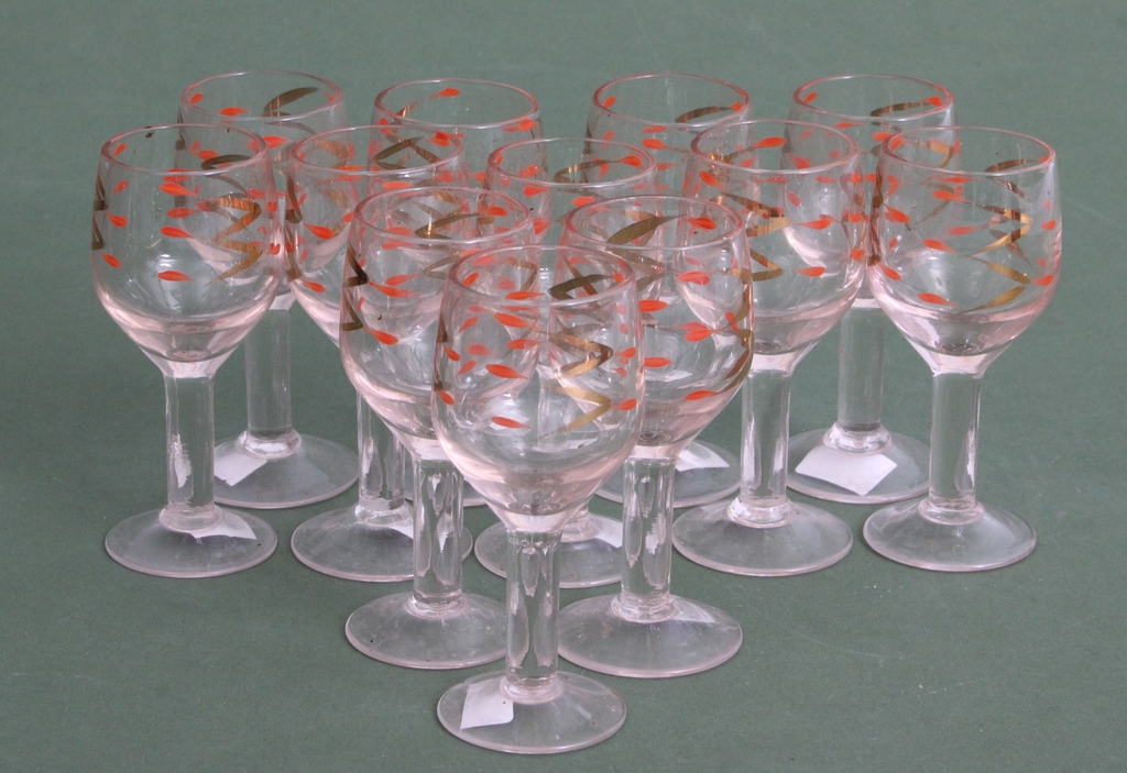 Glass cups (12 pcs.)
