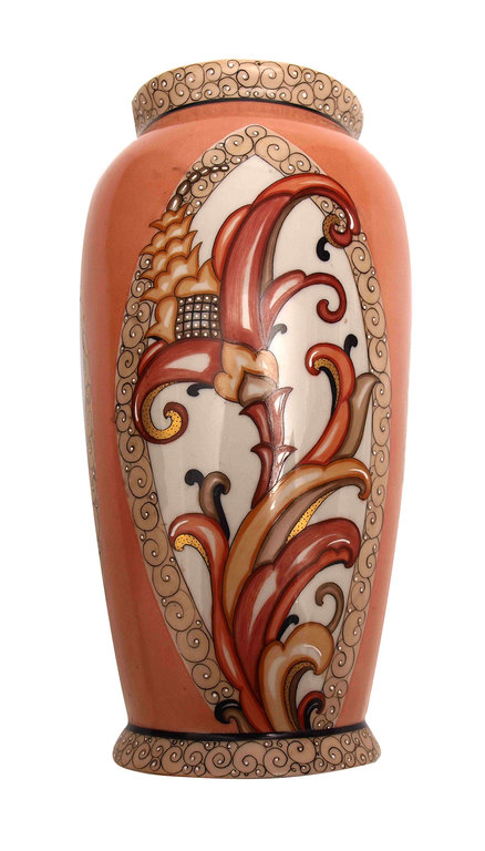 Porcelain vase with floral motif