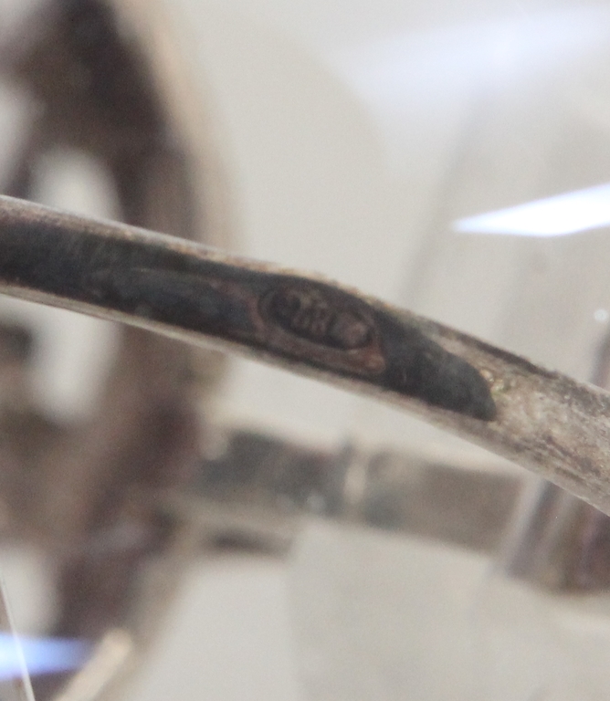 Серебрянные кольцо с натуральным аметистом 