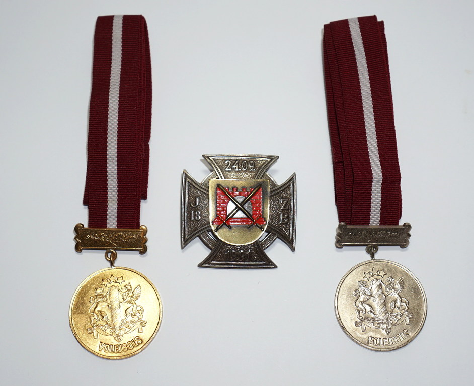 2 медали 