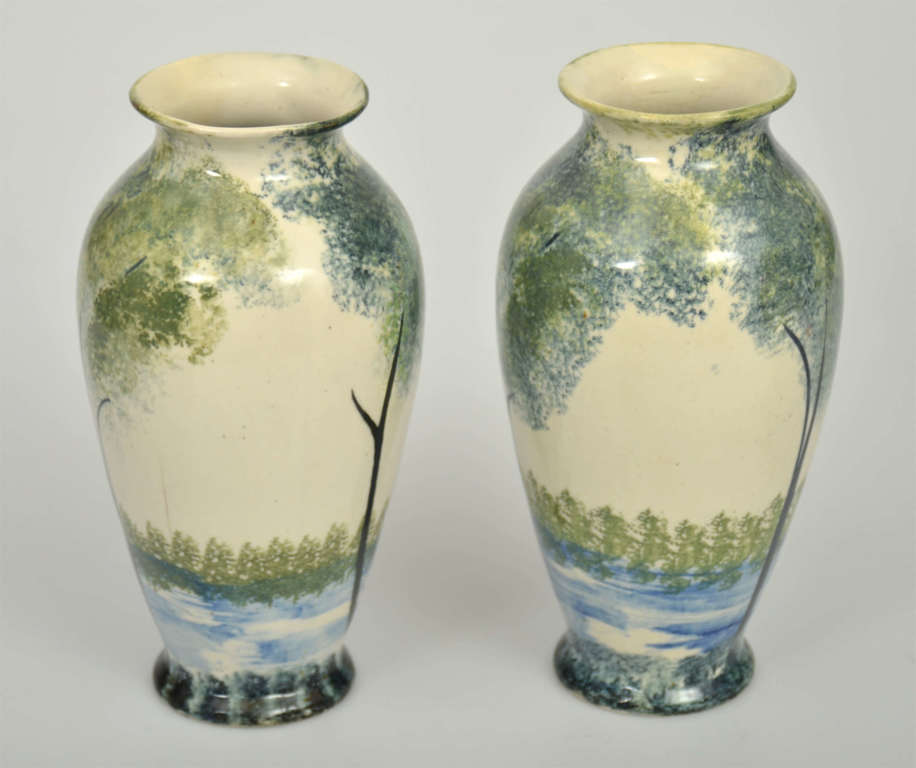 Porcelain vases (2 pieces)