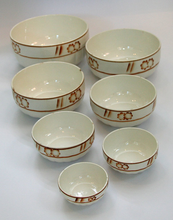 Porcelain bowl set