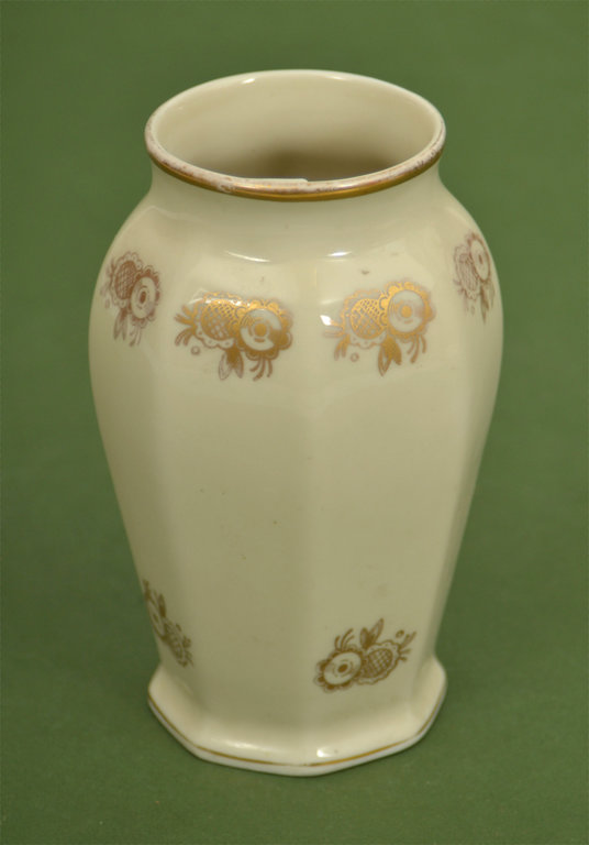 Фарфоровая ваза (Есть трещина)
