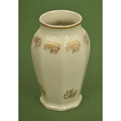 Porcelain vase (There is a crack)