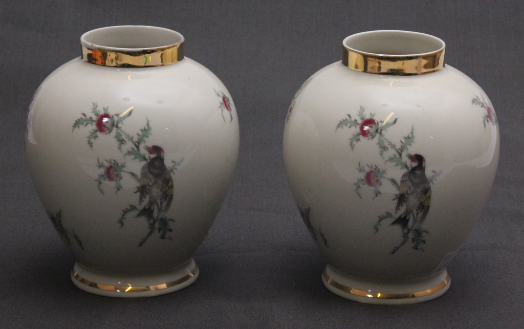 Porcelain vases - Couple