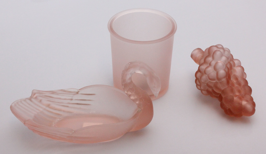 Set of 3 glass objects