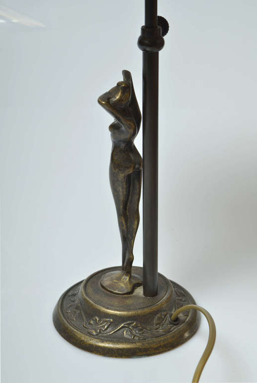 Tifanī stila bronzas lampa