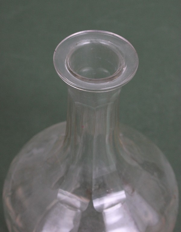 Glass decanter