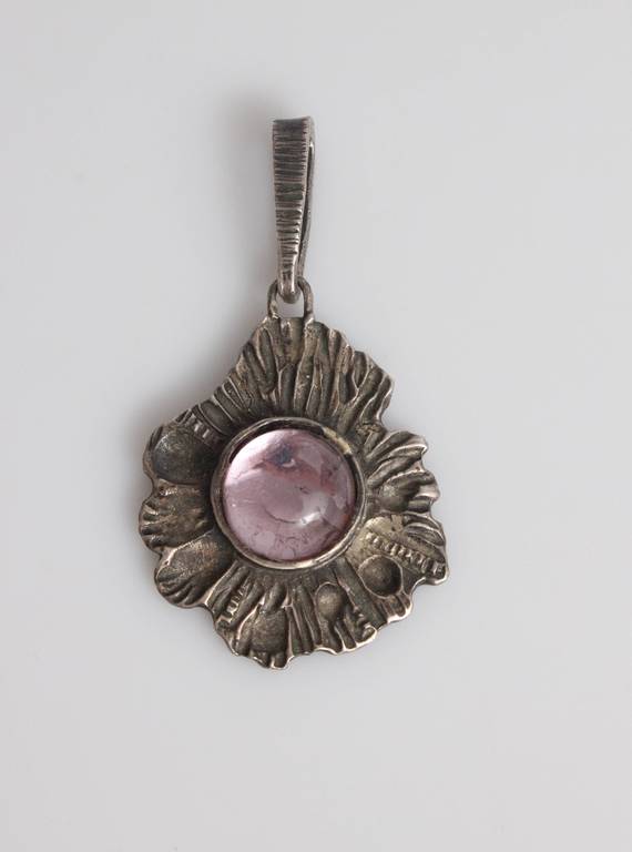 Silver pendant with pink stone